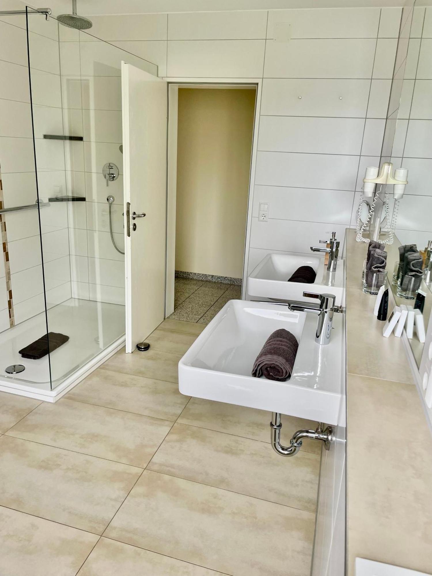 Hotel Gaestehaus Zuern Wasserburg Bagian luar foto